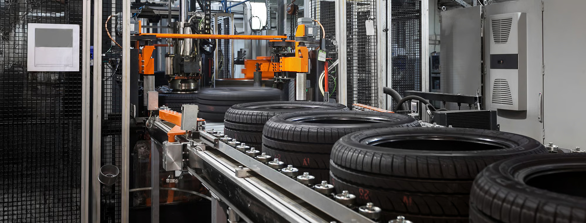 Sonic air knife system for tire tread drying at Bridgestone
